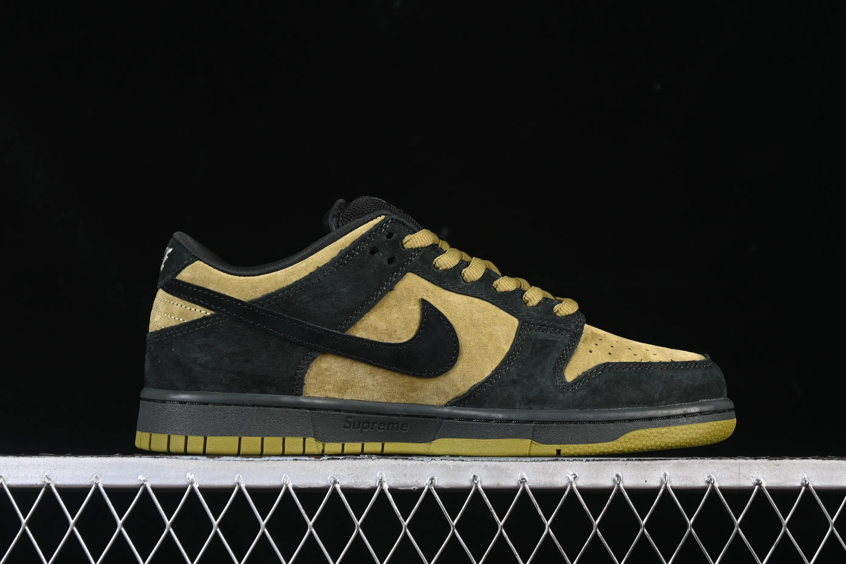 All categories Nk SB Dunk Series Nk SB Dunk Low low-top sneakers C version Supreme x Nike Dunk SB Dunk Low joint brown and yellow low-top casual skateboard shoes HQ8487-300